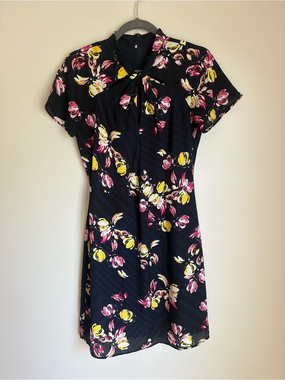 Banana Republic Dress Womans Size 4 Black Floral Business Casual Preppy